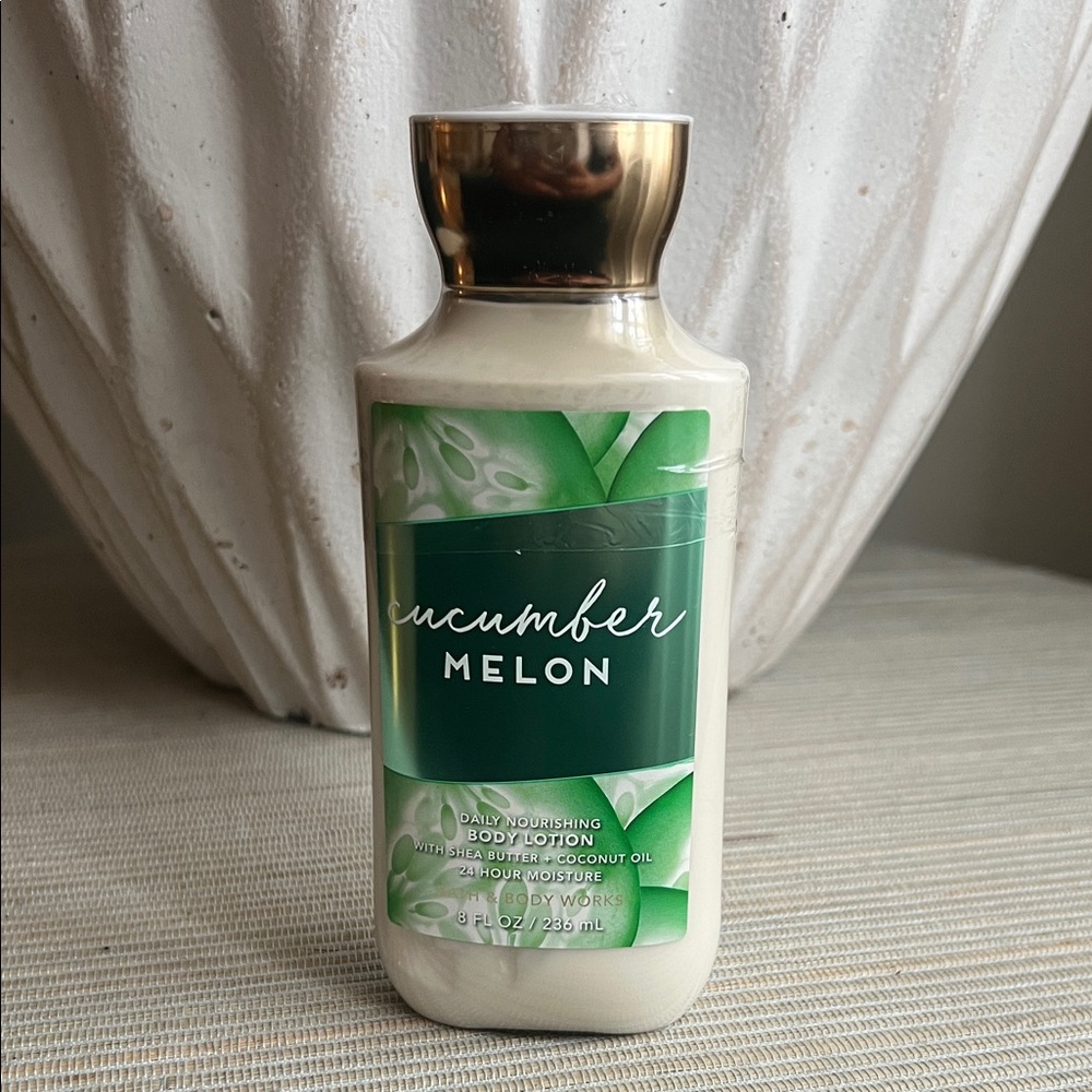Bath & Body Works Cucumber Melon Lotion - Picture 1 of 2